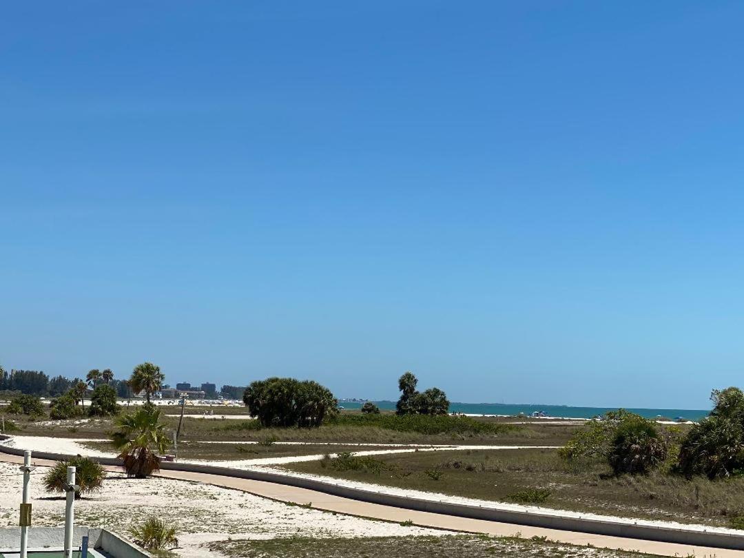 Beachside Resort Motel St. Pete Beach Esterno foto
