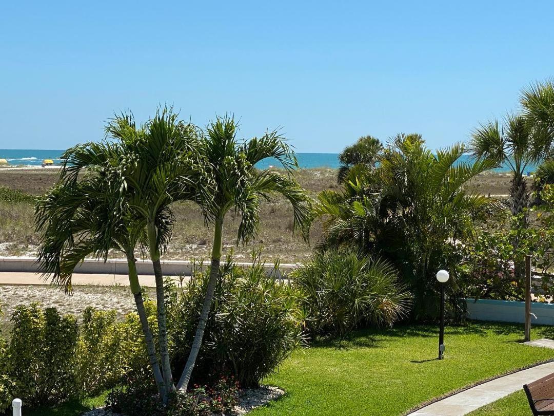Beachside Resort Motel St. Pete Beach Esterno foto