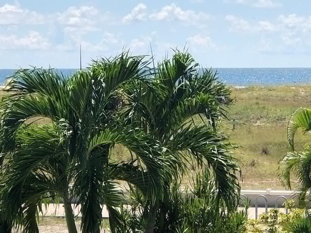 Beachside Resort Motel St. Pete Beach Esterno foto