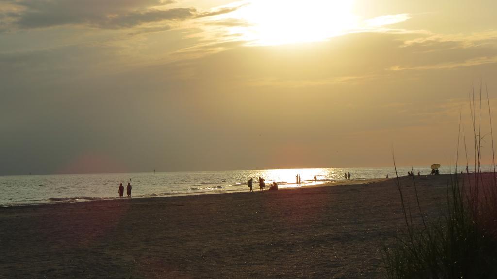 Beachside Resort Motel St. Pete Beach Esterno foto
