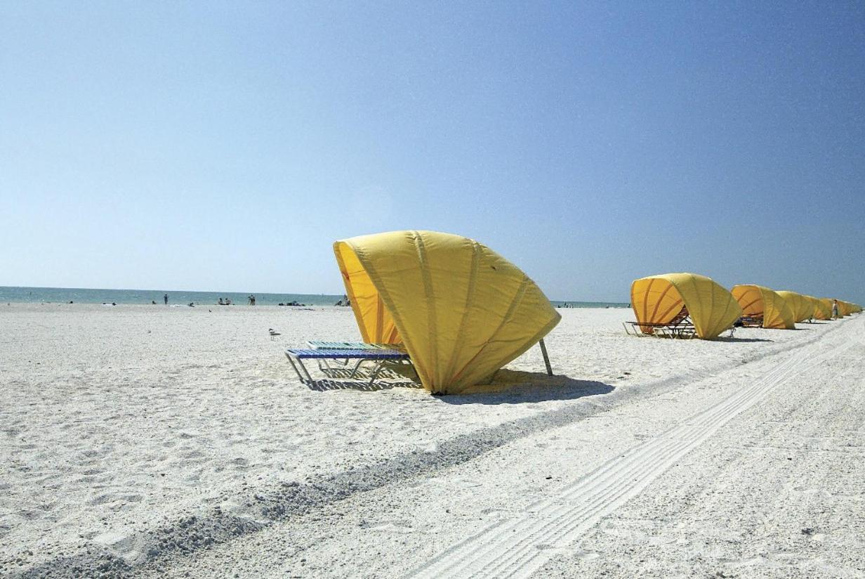 Beachside Resort Motel St. Pete Beach Esterno foto